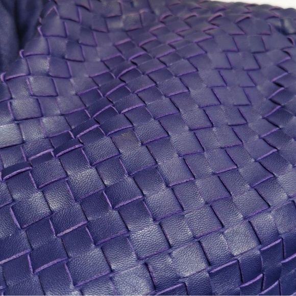 Bottega Veneta Intrecciato Woven Leather Shoulder Bag in Purple - Picture 16 of 16